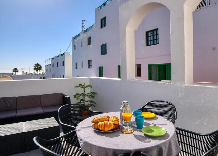 Sea Waves Lanzarote- 500m From Playa Grande, Pool&terrace By Lanzarote Puerto del Carmen (Lanzarote)